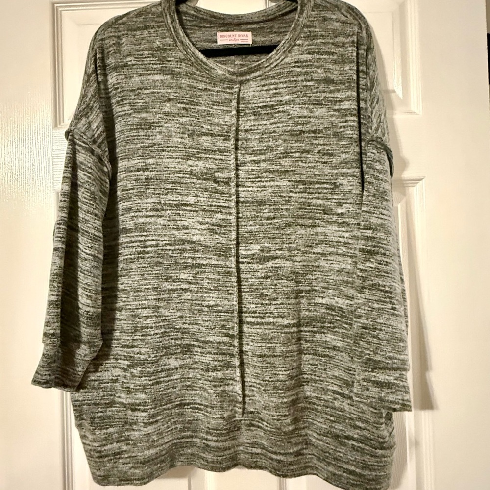 New Discount Divas Green Long Sleeve Sweater M